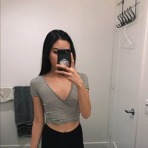 F21 vneck wrap crop top
