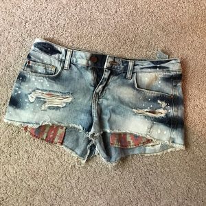 Distressed cut off shorts 👖💙