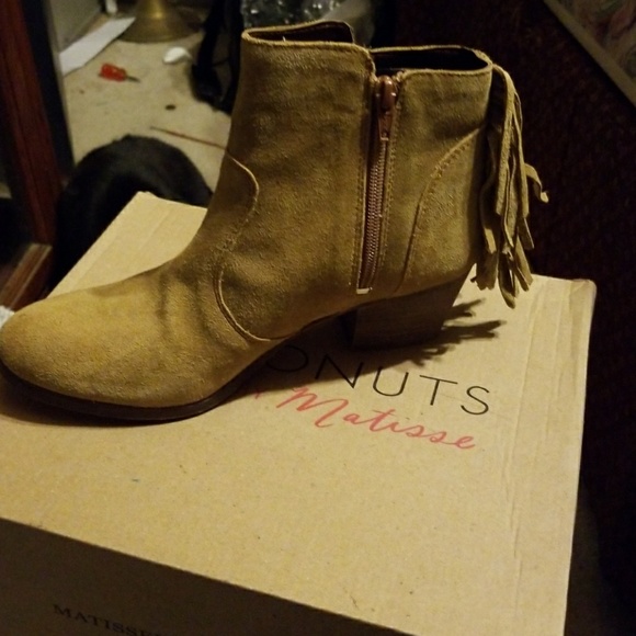 Boots - Picture 2 of 4