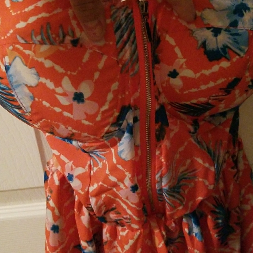 Romper - Picture 2 of 3