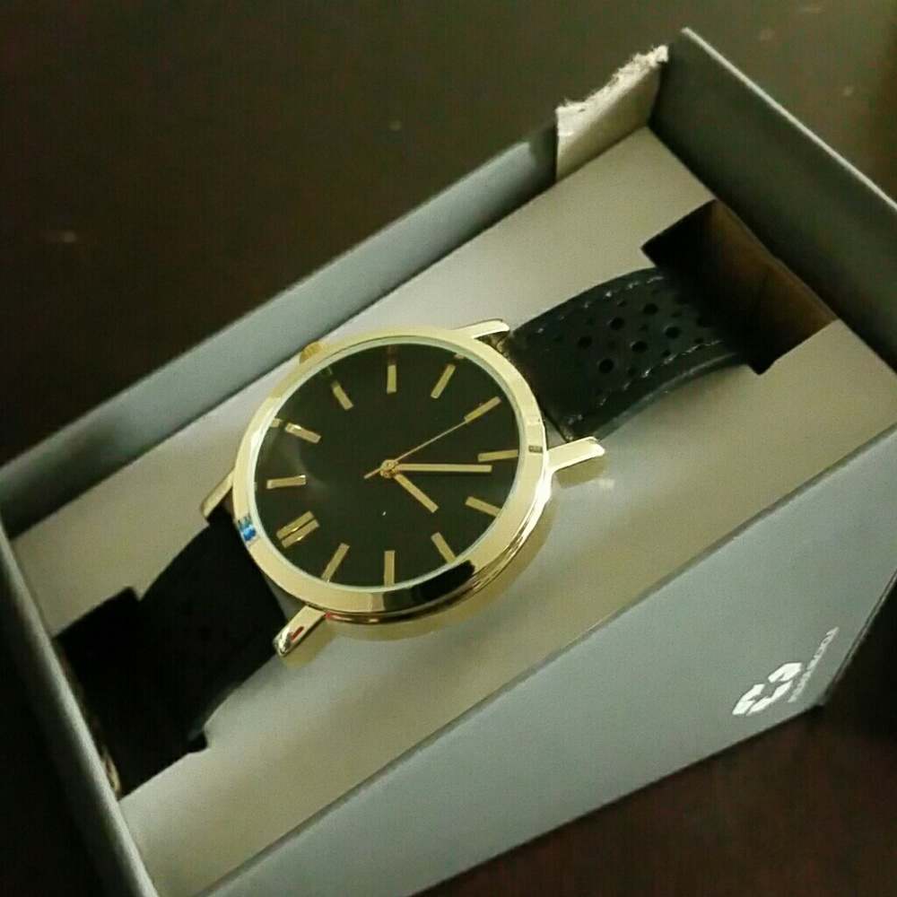 Stylish Watch - Picture 2 of 3