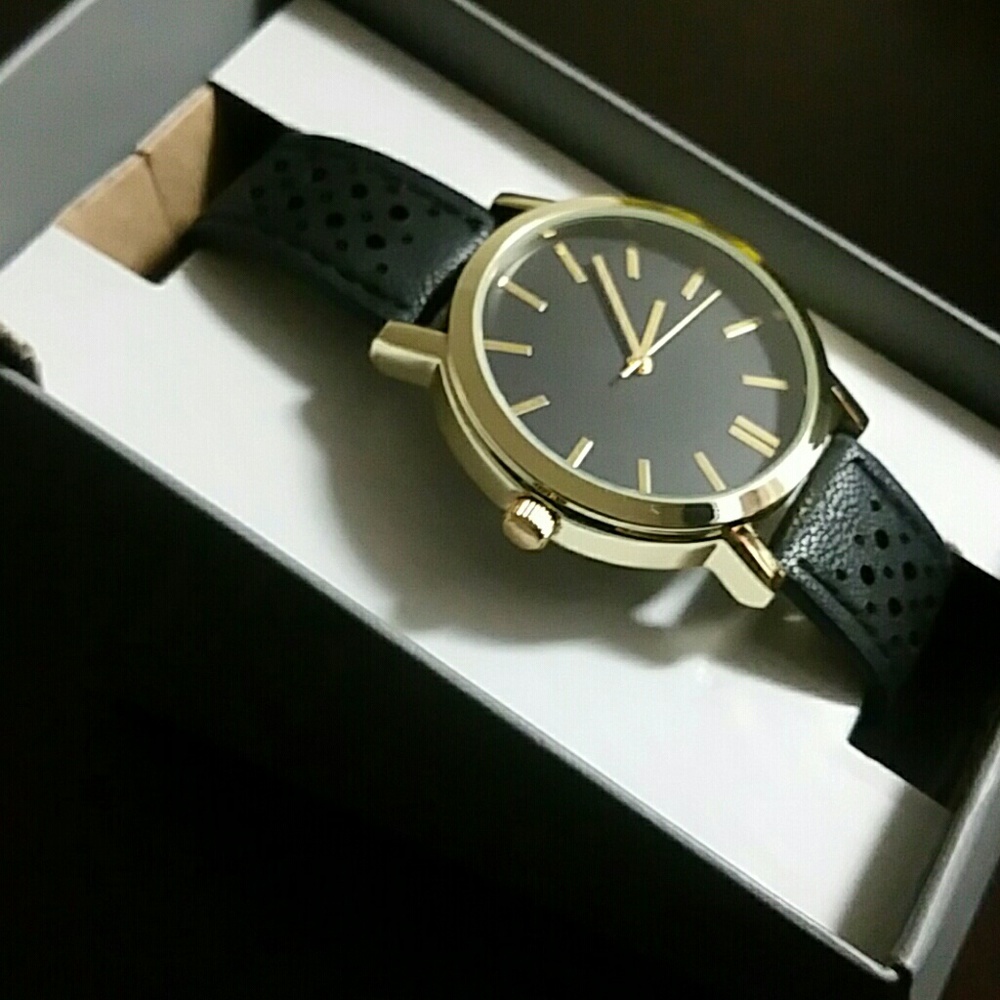 Stylish Watch - Picture 3 of 3