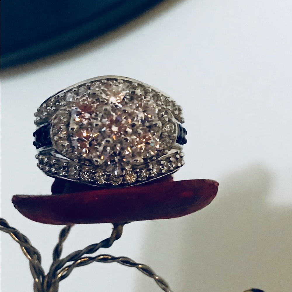 Halo cluster ring