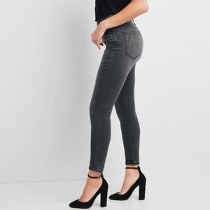 NWOT Gap 1969 Charcoal Black Skinny Jeans