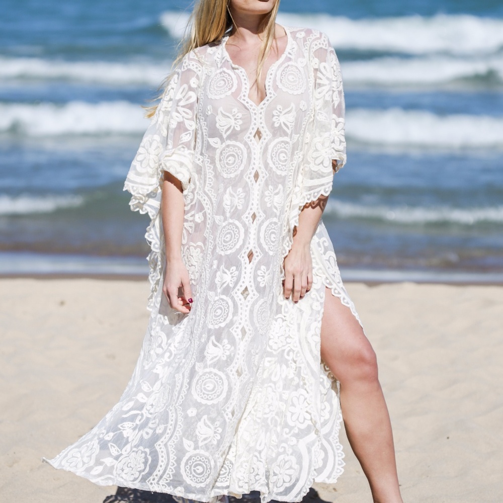 Calista lace kaftan