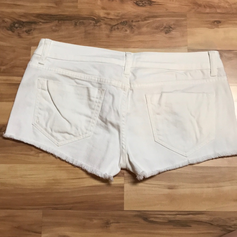 White VS PINK shorts