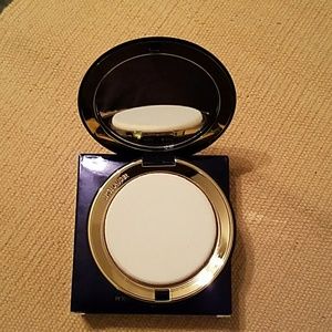 Estee Lauder powder