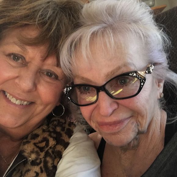 Meet your Posher, Sandy - Picture 1 of 1