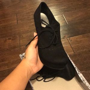 Fioni oxford lace up style heels