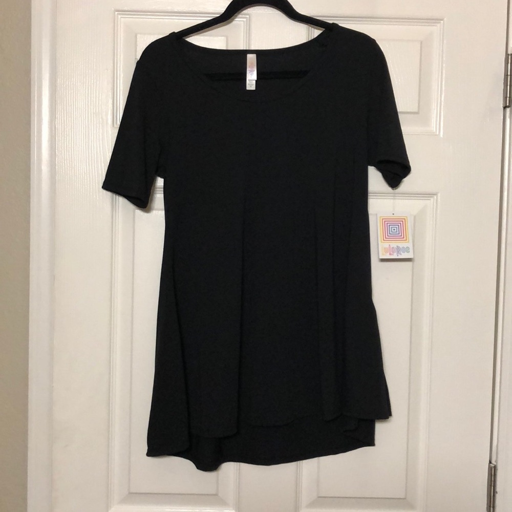 ✨NWT✨ Solid Black XS Perfect T