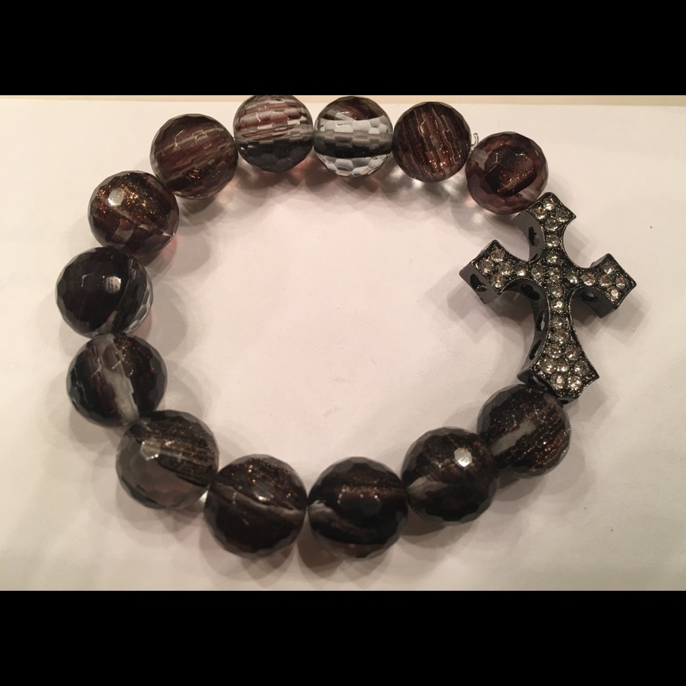 Cross beaded bracelet