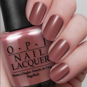 O.P.I️.  Nail Lacquer - Chicago Champagne Toast