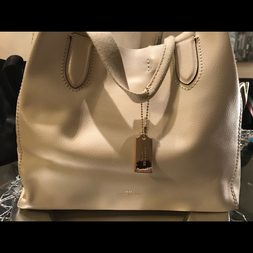 Authentic Coach beige tote bag never worn!