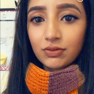Meet your Posher, Sumira