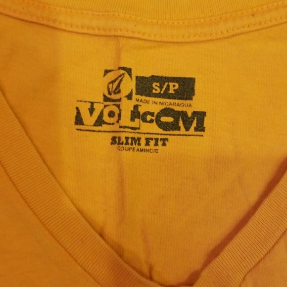 Volcom Shirt - Picture 2 of 3