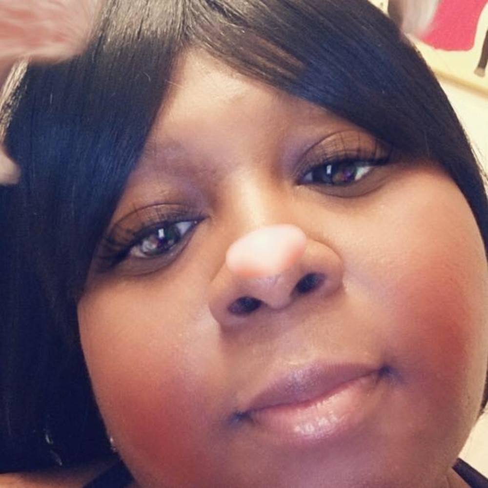 Meet your Posher, Latisha