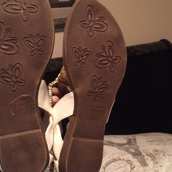 Shoes - Picture 3 of 3