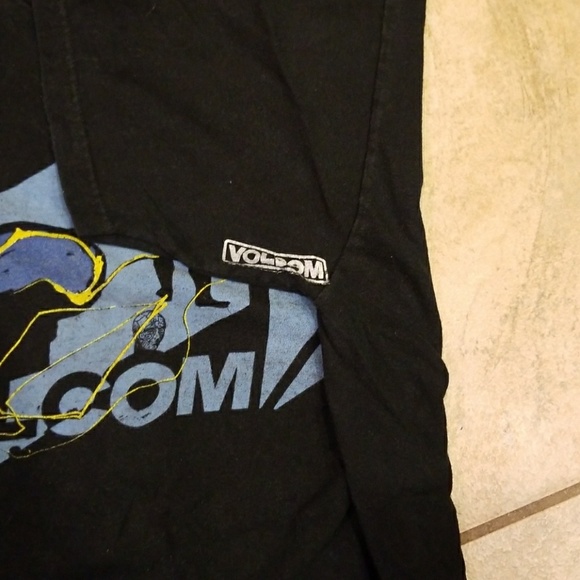 Volcom Shirt - Picture 3 of 4