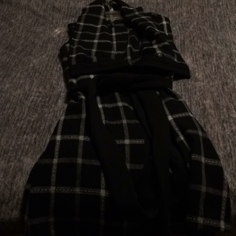 Sleeveless wool jacket