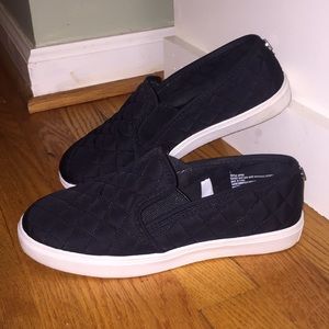 Slip on Sneakers