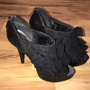 Kardashian Kollection lace heels