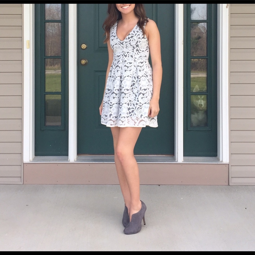 short v neck dress