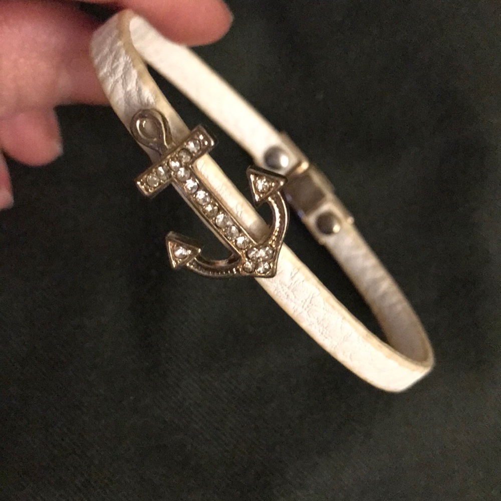 Anchor accent charm bracelet