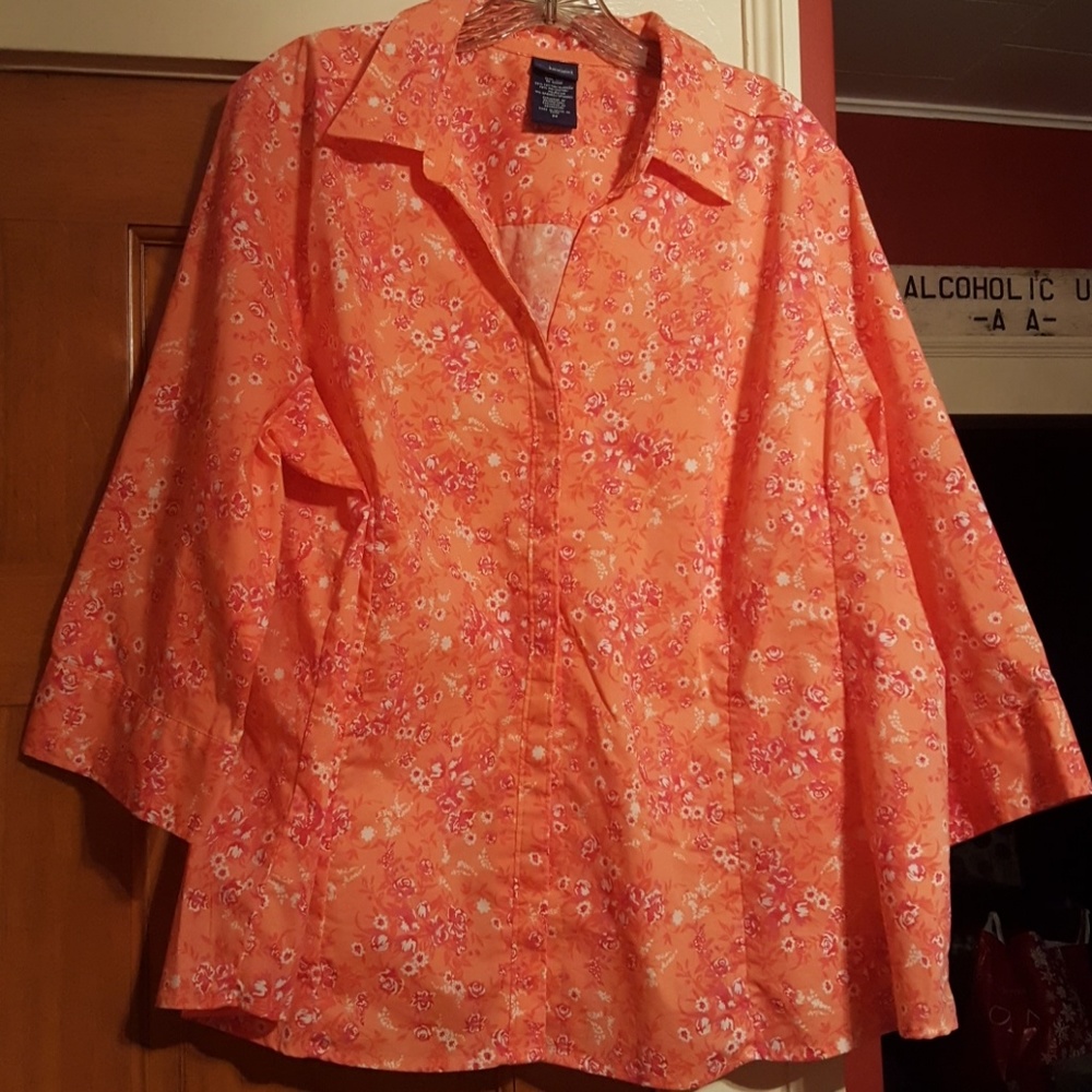 Beautiful 3/4 sleeve button down top