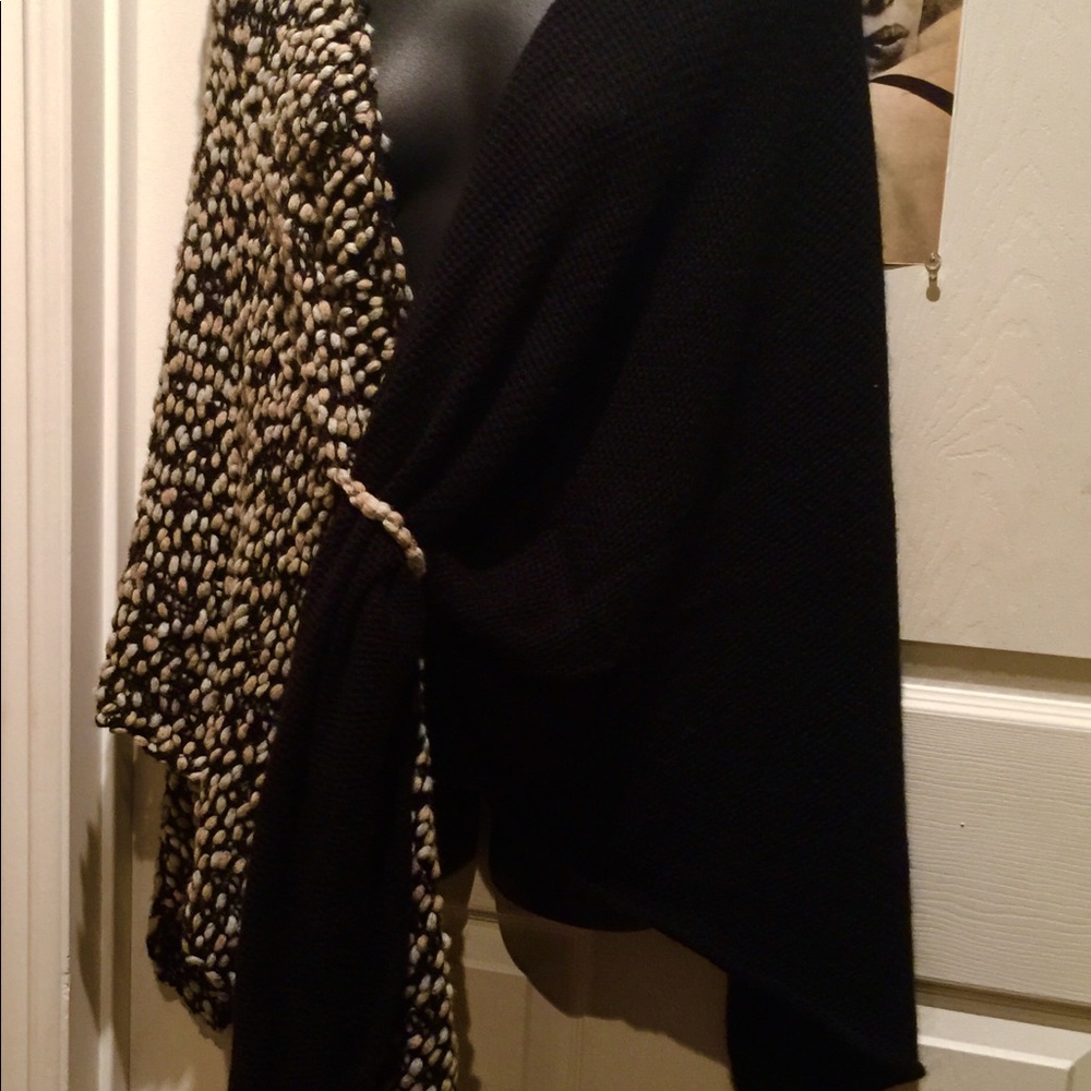 Alpaca poncho - Picture 3 of 4
