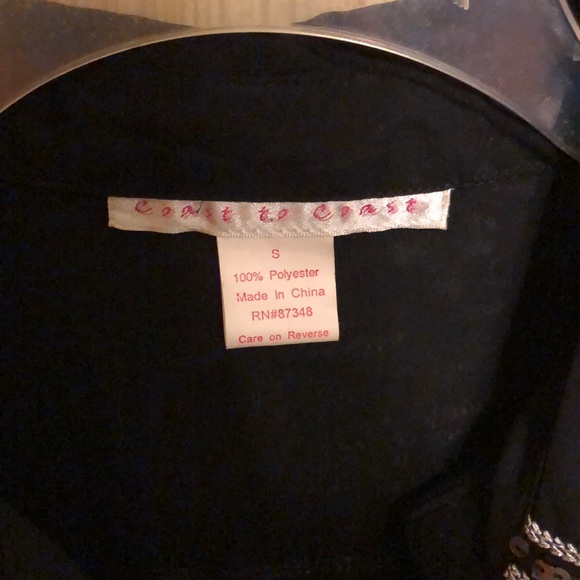 Black button down short sleeve top - Picture 2 of 4