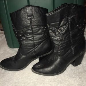 Black ankle high boots!