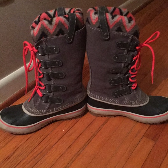 Women’s Sorel Boots - Picture 2 of 4