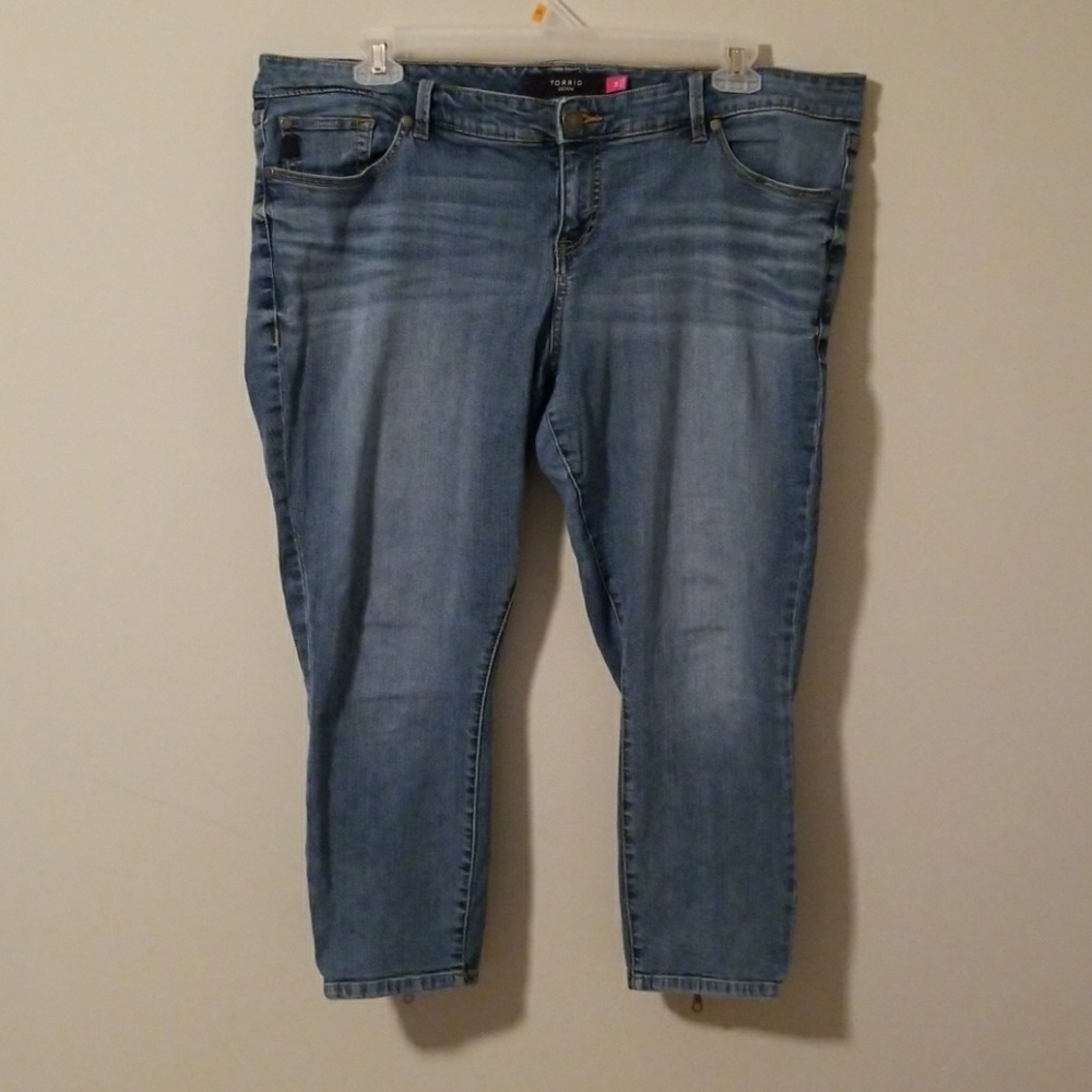 Torrid cropped skinny jeans