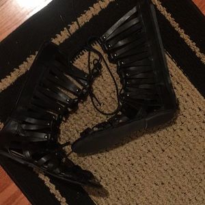 Black gladiator sandals size 7