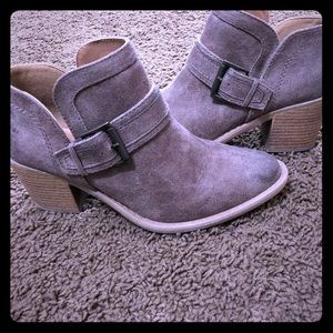 Ankle booties