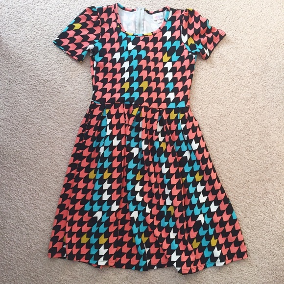 LuLaRoe Dresses & Skirts - LuLaRoe Amelia Colorful Houndstooth Dress