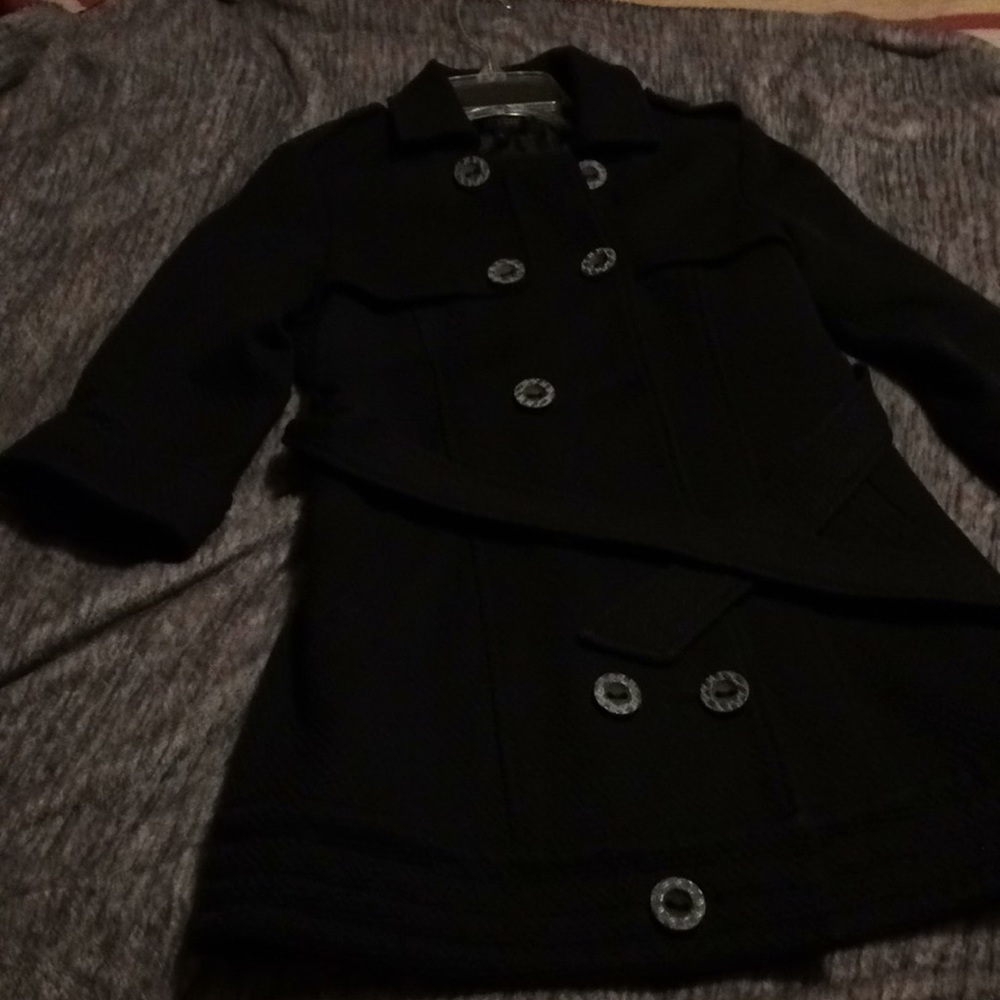 Quarter sleeve jacket