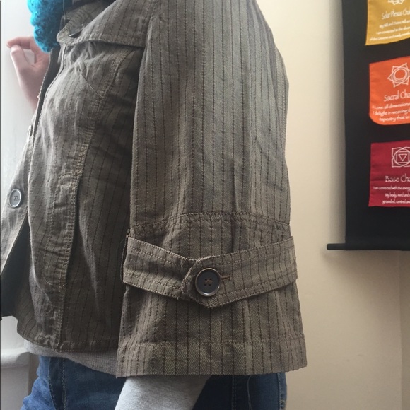 Mrs. Pepper light over jacket - Picture 3 of 7