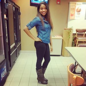 Meet your Posher, Raéchel