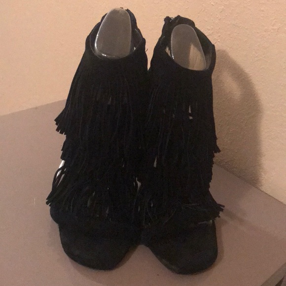 STEVE MADDEN Sandals - Picture 2 of 4