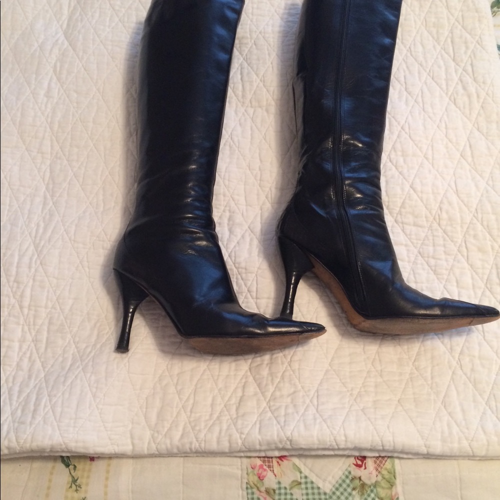 BCBG MAXMARA leather/alligator boots