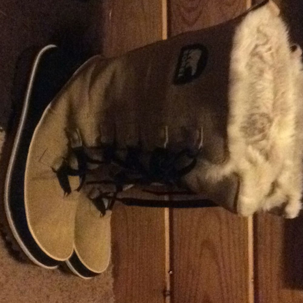 Sorel Trivoli ll Beige Women’s snow boots.