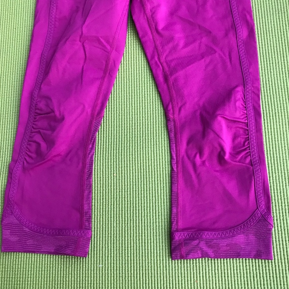 Lululemon run for the days camouflage detail crop - Picture 2 of 8