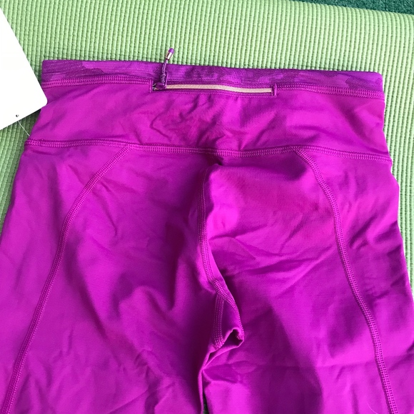 Lululemon run for the days camouflage detail crop - Picture 6 of 8