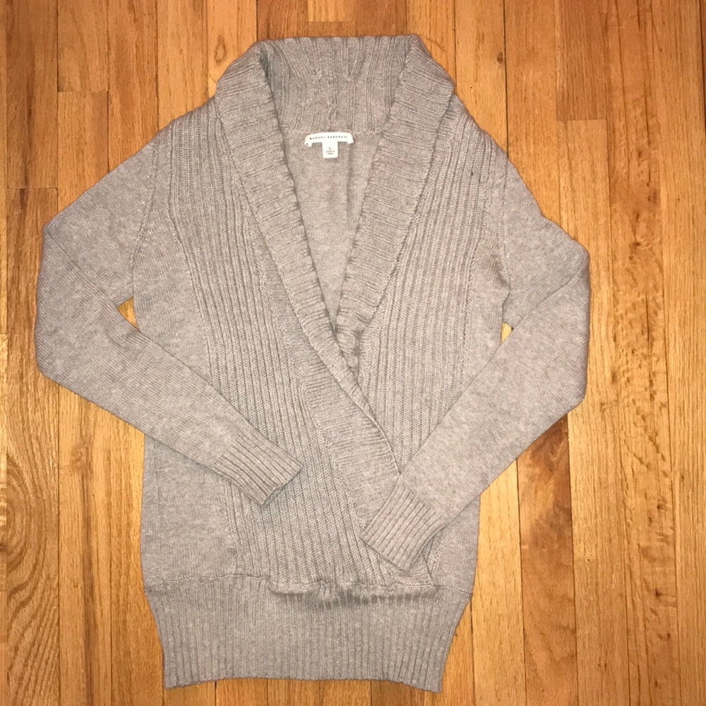 Banana Republic pullover sweater, size Small