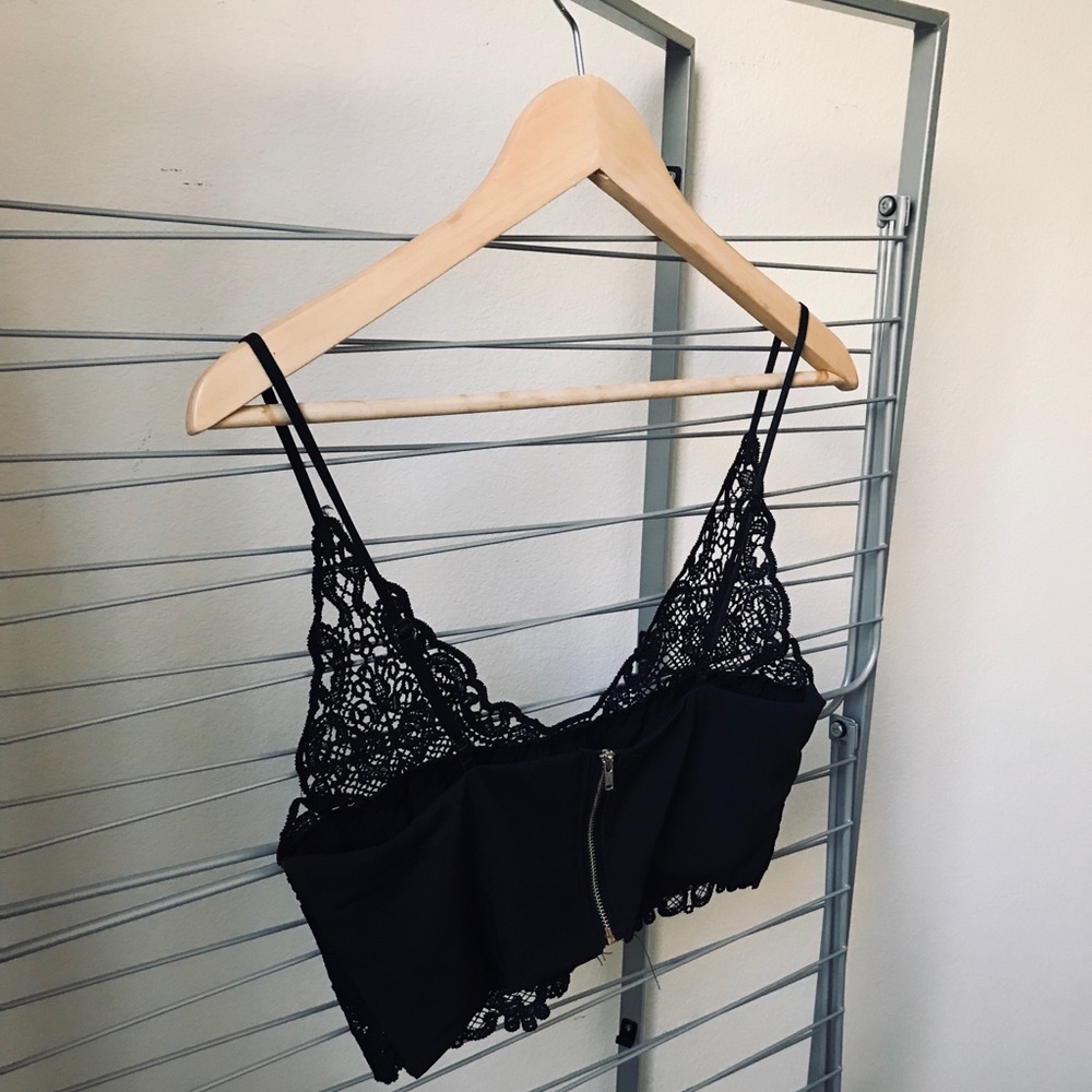 Black, lace crop tank top