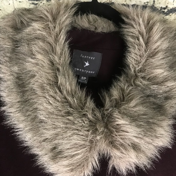 Forever 21 Plum Faux Fur Cropped Wool Coat Size S - Picture 2 of 8