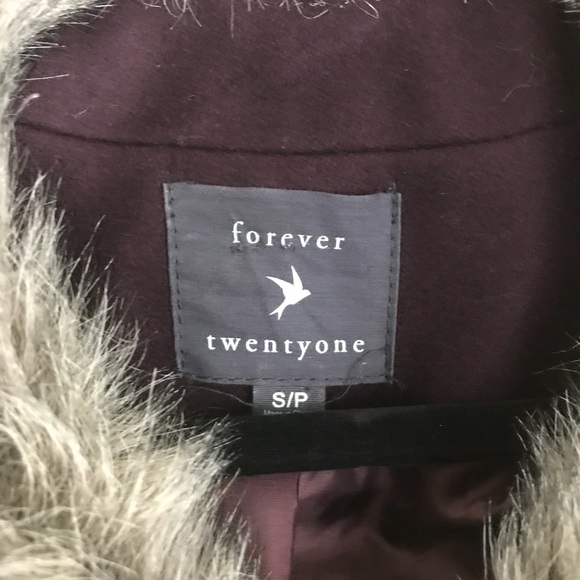 Forever 21 Plum Faux Fur Cropped Wool Coat Size S - Picture 4 of 8