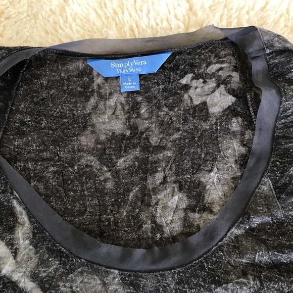 π Simply Vera Vera Wang Long Sleeve top size L - Picture 3 of 3