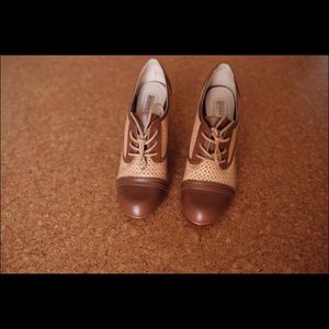 Audrey Brooke Retro Heel